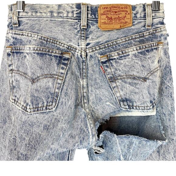 Vintage LEVIS 80s Mens (28 X 32) Jeans Red Tab 501 Acid Wash Thrashed Denim FLAW - Picture 4 of 6